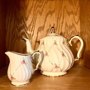 Sadler England Vintage Teapot and Creamer Set